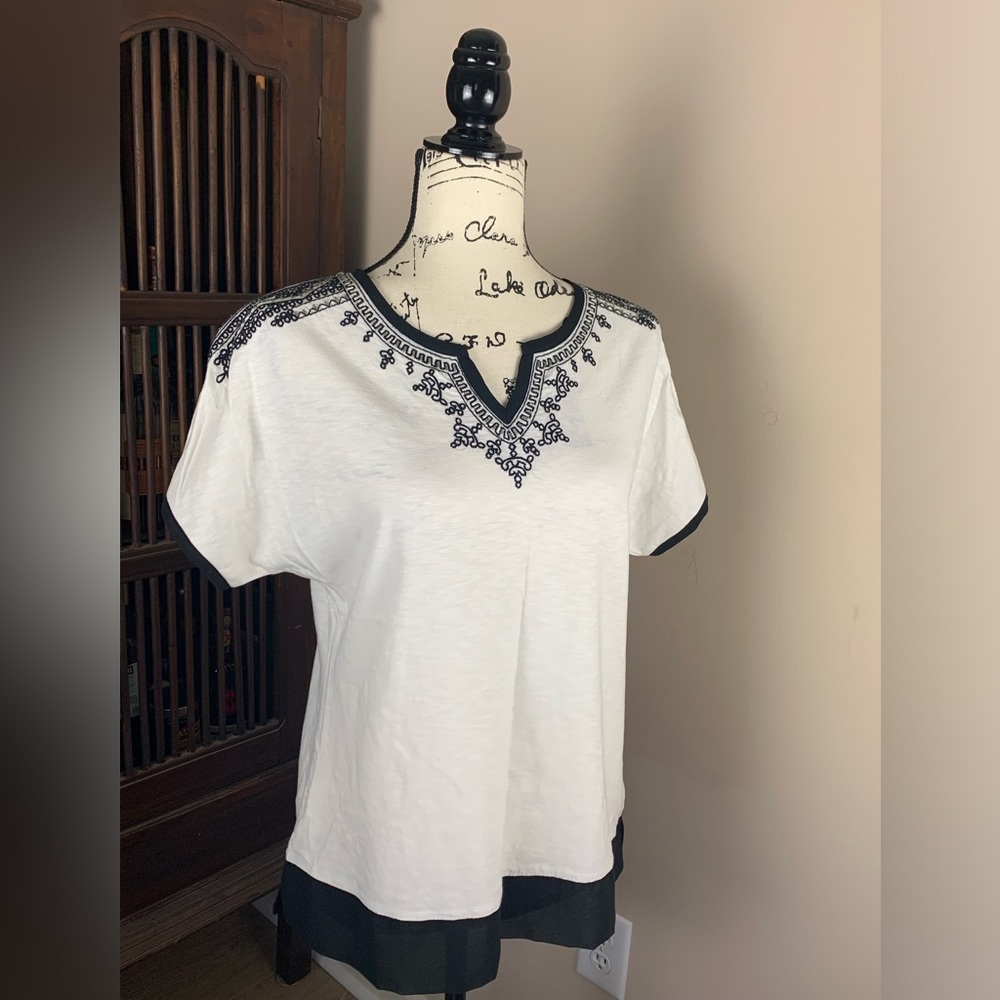 Chico's Embroidered Cotton Blend Short Sleeve Top